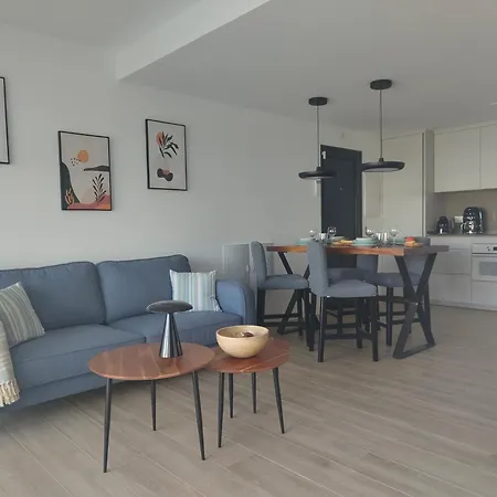 Casa Fuerte Y Levamt *