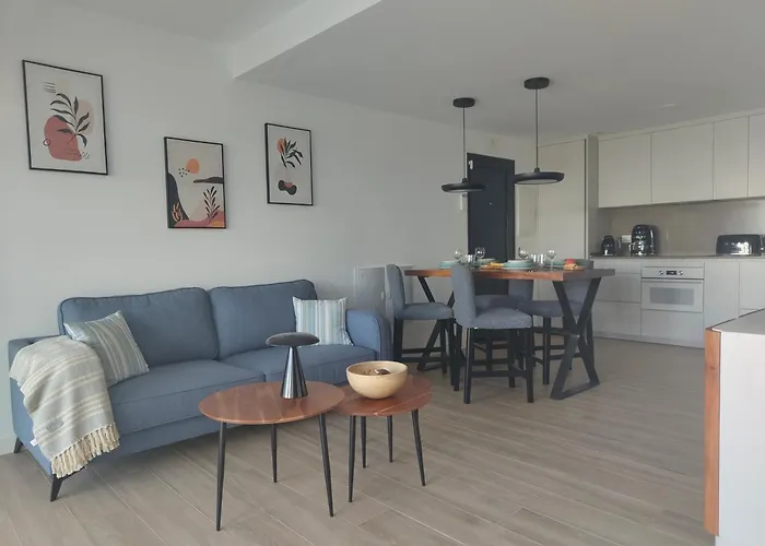 Casa Fuerte Y Levamt *