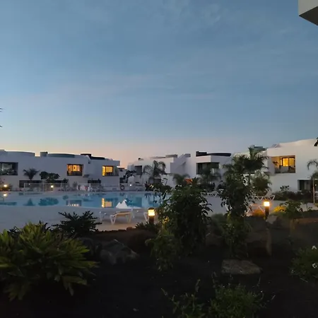 Casa Fuerte Y Levamt *